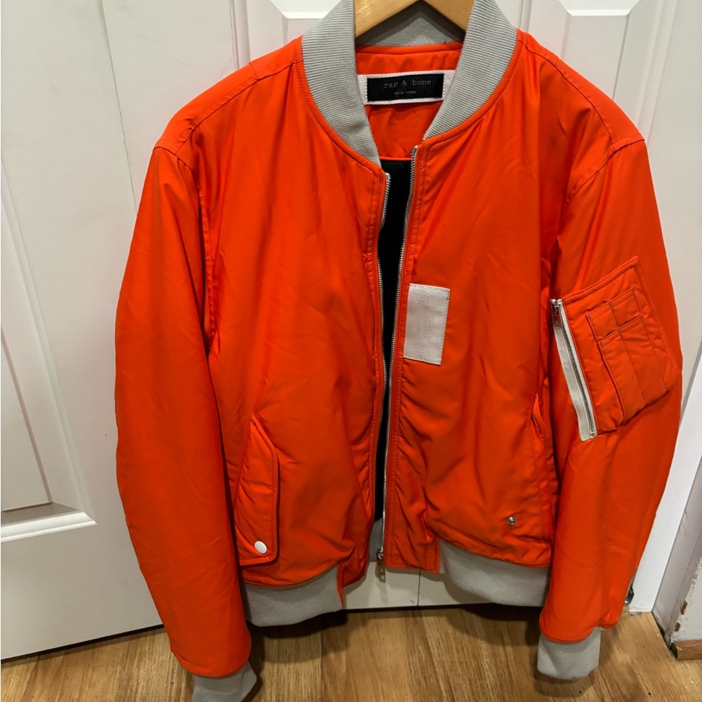 Casual jacket, warm and comfortable.